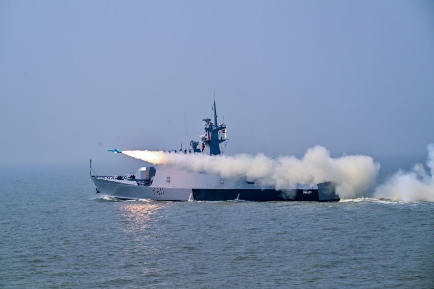 বঙ্গোপসাগরে সফল মিসাইল উৎক্ষেপণ, শেষ হল নৌবাহিনীর বার্ষিক সমুদ্র মহড়া